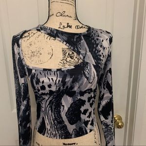 NWOT- cut out plants print slim tee M-6